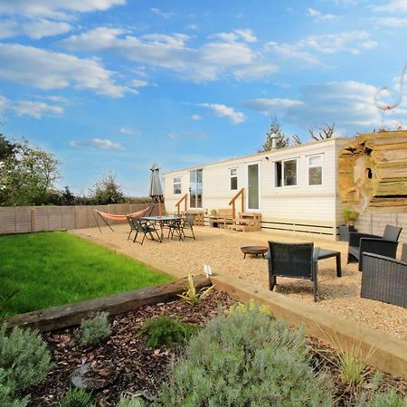 Orchard View Retreat - Dog Friendly, Enclosed Private Garden With Weather Dependant Hot Tub - Not On A Holiday Park Little Clacton Exterior foto