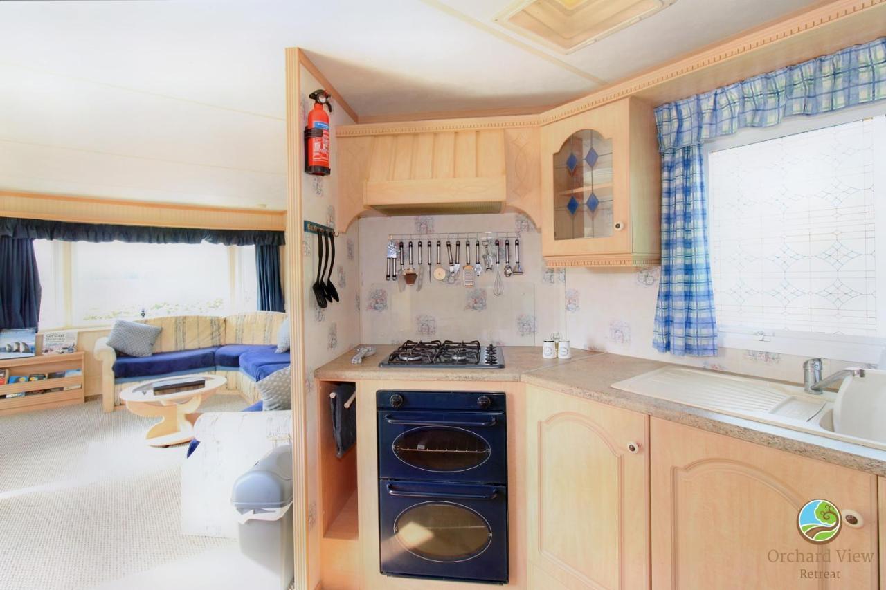 Orchard View Retreat - Dog Friendly, Enclosed Private Garden With Weather Dependant Hot Tub - Not On A Holiday Park Little Clacton Exterior foto