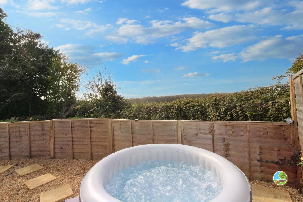 Orchard View Retreat - Dog Friendly, Enclosed Private Garden With Weather Dependant Hot Tub - Not On A Holiday Park Little Clacton Exterior foto