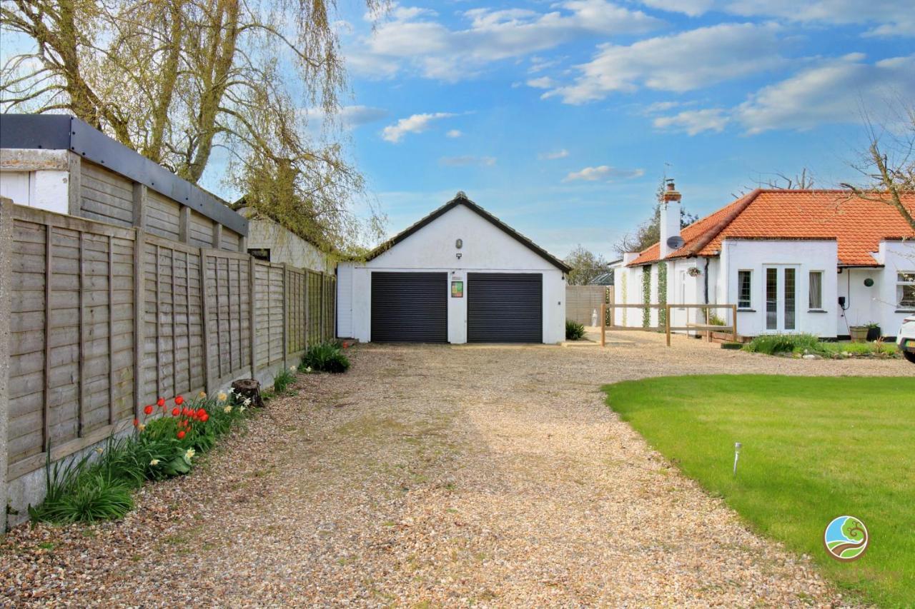 Orchard View Retreat - Dog Friendly, Enclosed Private Garden With Weather Dependant Hot Tub - Not On A Holiday Park Little Clacton Exterior foto