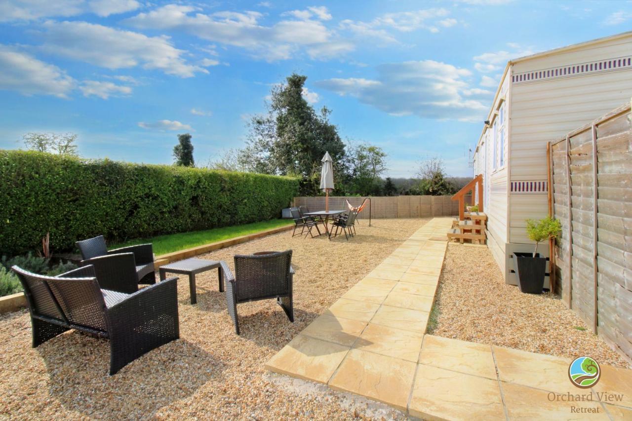 Orchard View Retreat - Dog Friendly, Enclosed Private Garden With Weather Dependant Hot Tub - Not On A Holiday Park Little Clacton Exterior foto