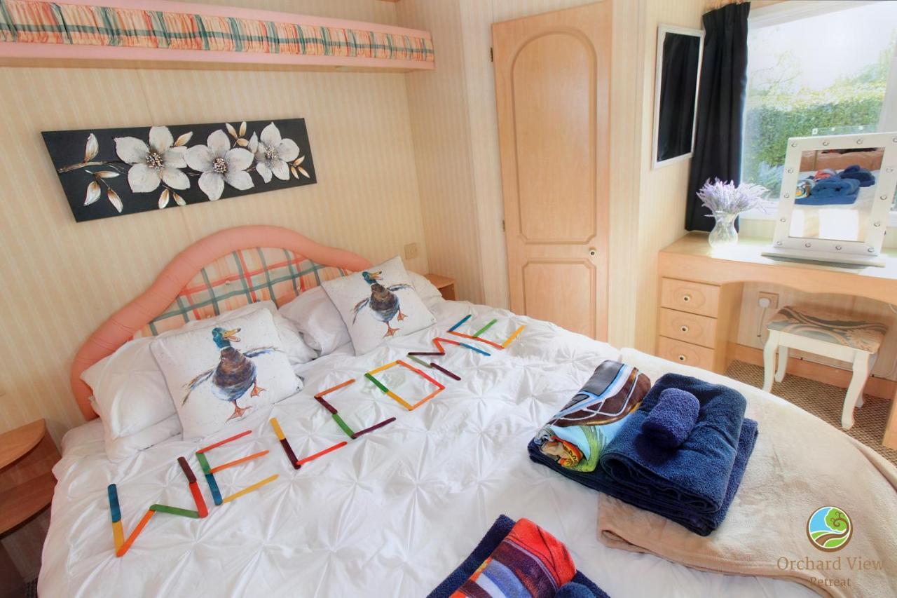 Orchard View Retreat - Dog Friendly, Enclosed Private Garden With Weather Dependant Hot Tub - Not On A Holiday Park Little Clacton Exterior foto